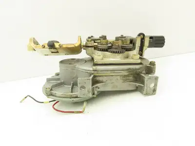 Yaskawa Electric PMEE-12CBB Welder Wire Motor Feeder 24VDC 3/64 Rollers