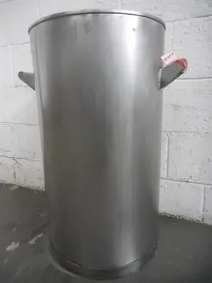 Stainles steel 24 gallon tank.