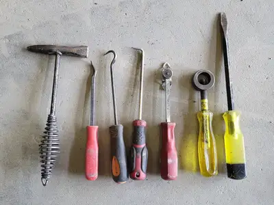 12 pcs Assorted Hand Tools