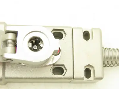 Allen Bradley 440T-MSALE10FB Guardmaster Trapped Key Interlock Switch No Key