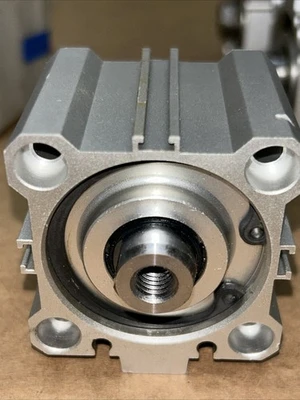 NEW SMC CDQ2B40-5D