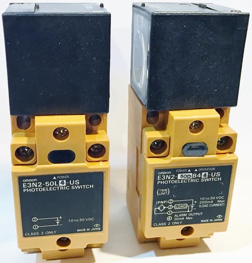 Omron E3N2-50B44-US Photoelectric Sensor Switch, 10 to 30 VDC [New]