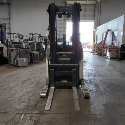 USED 2018 CROWN RR5725-45