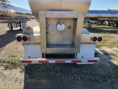 Used 2017 WALKER MILK TANKER TRAILER Tanker Trailers Michigan US | Miedema Asset Management Group #1709476
