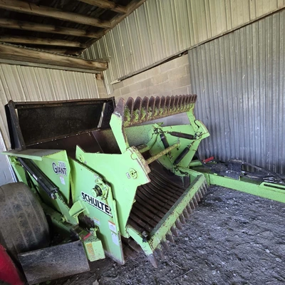 2010 SCHULTE 2500 GIANT Rock Picker | Iron Listing (53)