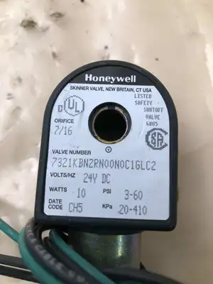 Parker 7321KBN2RN00N0C1GLC2 Skinner Solenoid Valve 7/16″ 24VDC 3-60PSI -NIB