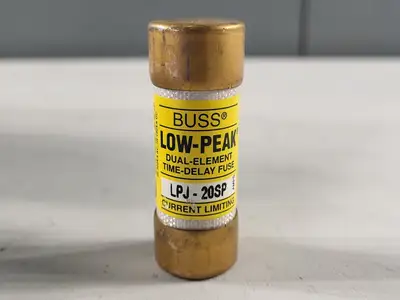 Disconnect Switch w/ 3 Times 20 Amp Fuse LPJ-20SP