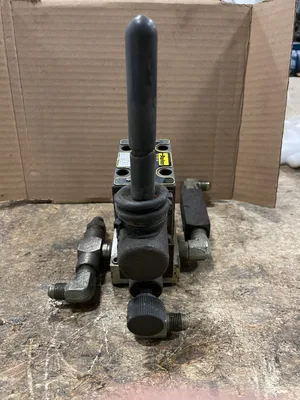 Parker D1VL1DN-72 Hydraulic Control Valve w/ FM2DDKN-50 500/5000PSI