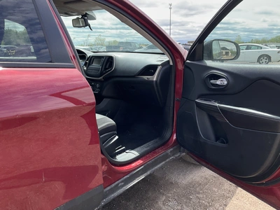 USED 2016 JEEP CHEROKEE