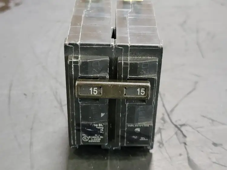Used SIEMENS B215 Switchgears British Columbia CA | Lenmark #242145