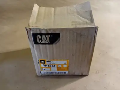 NEW CATERPILLAR 5P-8823