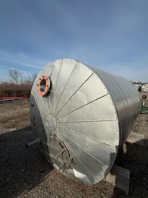 Gallon Tank Tank | ListingHippo (4)