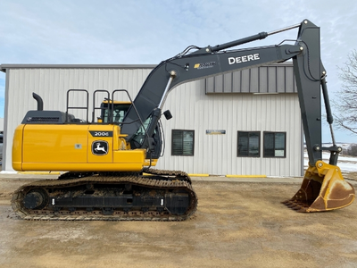 USED 2024 Deere 200 G