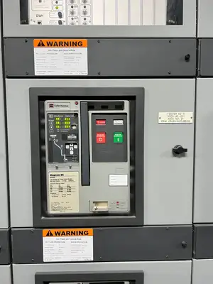 USED 2001 CUTLER-HAMMER MAGNUM DS