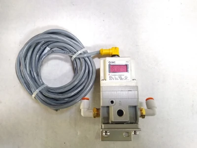 SMC ITV2050-31N2CL4 Pneumatic Regulator, + CABLE + PLATE