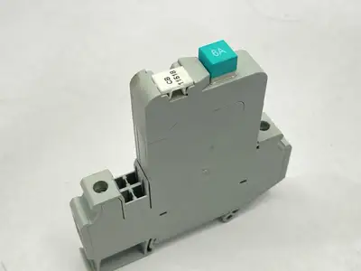 UT 6-TMC M 6A | Phoenix Contact  Thermomagnetic Device Circuit Breaker 6A 0916608 - Used
