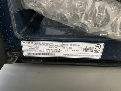 Used SAMSUNG ME19R7041FS Restaurant Small Appliances Michigan US | Miedema Asset Management Group #1413844