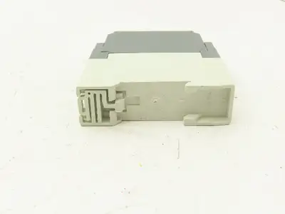 ABB 1SVR430183R0300 Timer Relay Module 110-240V