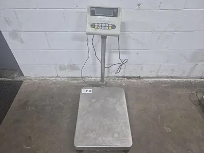 Uline Deluxe Platform Scale