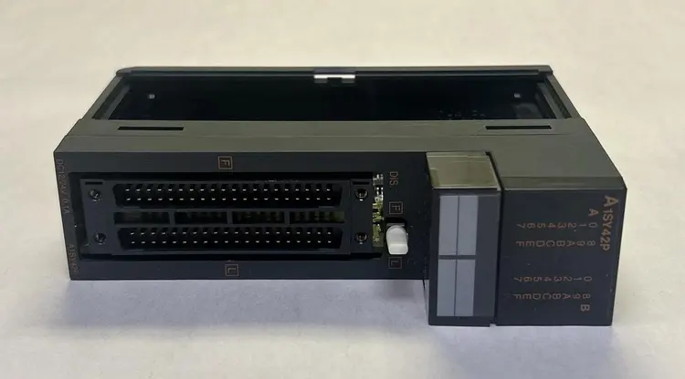 Used MITSUBISHI A1SY42P PLC Input & Output Ohio US | Surplus Asset Holdings #1240827
