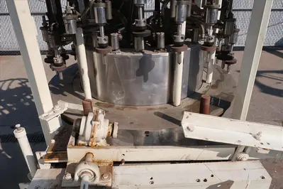 SPC8562  Filler 22 valve U.S. Bottlers liquid gravity filler 5.5" centers, up to 220 cpm