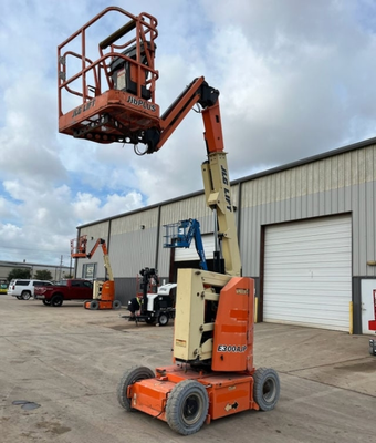 USED 2015 JLG E300AJP