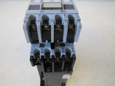 Allen Bradley AB 10A Contactor 700DC-F400 12V DC Coil 10 Amp