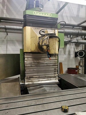ANAYAK Travelling Column Bed Type Milling Machine, good working condition, visible under power, VIDEOS