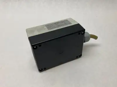 USED SIEMENS PLASTIC ENCLOSURE W/ BLUE & WHITE LED PUSHBUTTONS