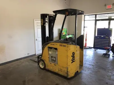 USED 2012 YALE ESC030AC