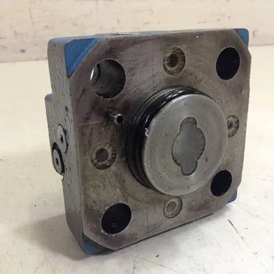 USED VICKERS CVCS25D1S210S19