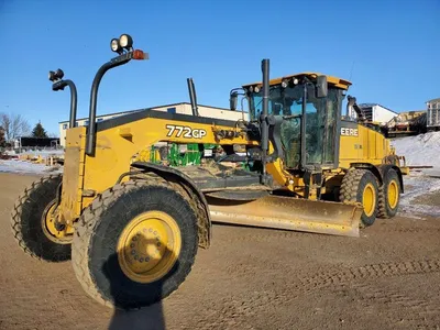 2013 John Deere 772GP