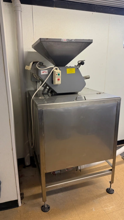 Used _UNKNOWN_ _UNKNOWN_ Roller Mills Indiana US | Brewhouse Equipment Group #1059374