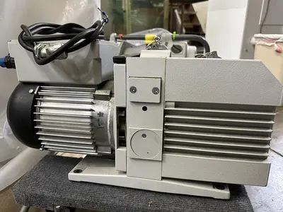 LEYBOLD D16B  VACUUM PUMP WITH EXHAUST OIL SEPARATOR AR 16-25