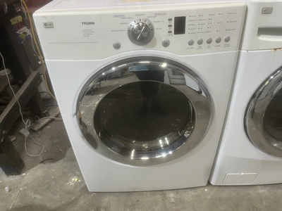 Used LG WASHER AND LG TROMM GAS DRYER FRONT LOAD Washers Michigan US | Miedema Asset Management Group #1344922