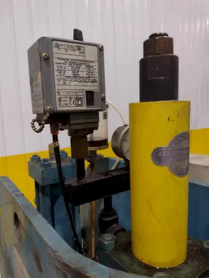 USED AIR-HYDRAULICS C-300