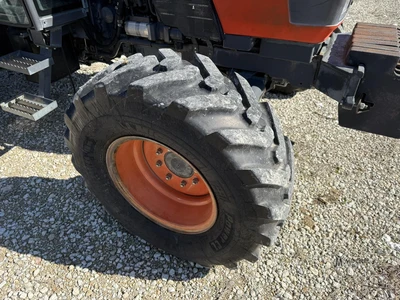 Used KUBOTA M9000 Utility Tractors Tennessee US | Moore Equipment #1517299