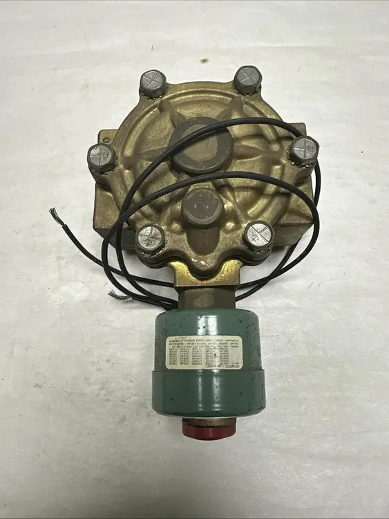 New | in-Stock ASCO 8210D32 Solenoid Valves | Surplus Asset Holdings #1204215