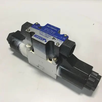 USED TOKIMEC DG4V-3-6C-M-P7-H-7-52