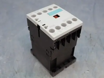 New | in-Stock SIEMENS 3RT10151WB42 PLC Contactors | HGR 24 #752788