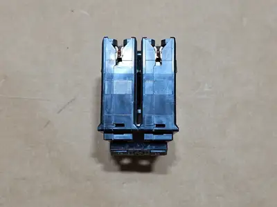 USED SCHNEIDER ELECTRIC CHOM215