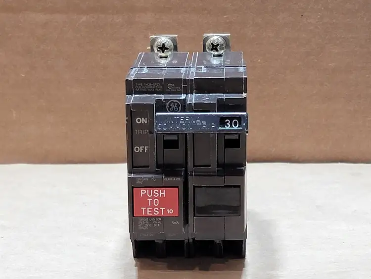 Used GENERAL ELECTRIC THQB Switchgears British Columbia CA | Lenmark #835406