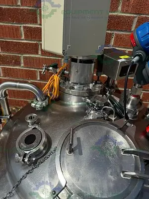 USED PRECISION 250 LITER STAINLESS STEEL JACKETED REACTOR 45 PSI W/ LIGHTNIN MIXER.