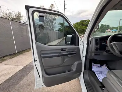 Used 2017 NISSAN NV 2500 Vans Florida US | Truck and Van Outlet #1509204