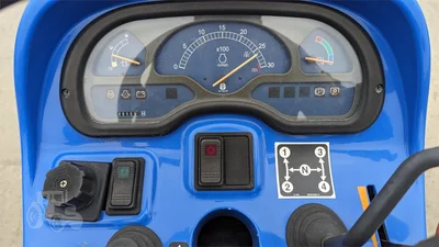 USED 2005 NEW HOLLAND TC35A