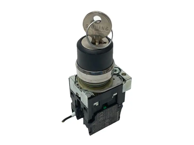 Used SIEMENS KEYLOCK SWITCH 2-POSITION 10A 500V 22.3MM Relays & Switches Michigan US | Maverick Industrial Sales #1092945