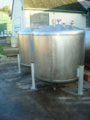 1000L S/S Vertical Enclosed Tank