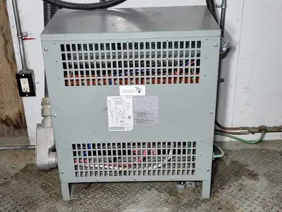 5 kV E-House Genset Control Room PDC w/ 9 x 1200 amp Breaker