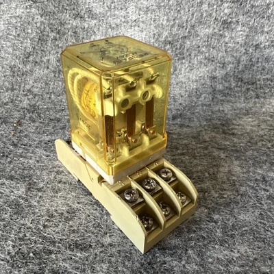 Used IDEC RR3-PAU Relays & Switches California US | Davliegogo LLC #1725417