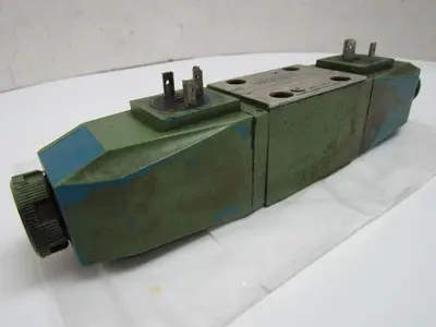 Vickers DG4V-3-2C-VM-U-H7-30 Directional Solenoid Valve 24VDC CETOP 3